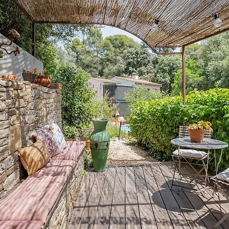 Bastide Provencale Et Ses Dependances A 5 Kms De La *