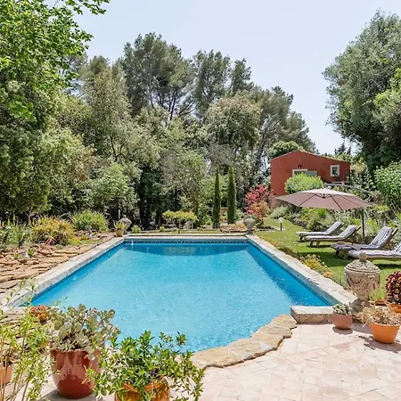 Bastide Provencale Et Ses Dependances A 5 Kms De La Вилла