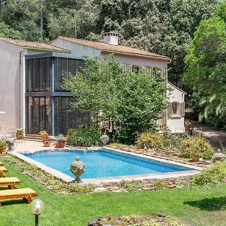 Villa Bastide Provencale Et Ses Dependances A 5 Kms De La *